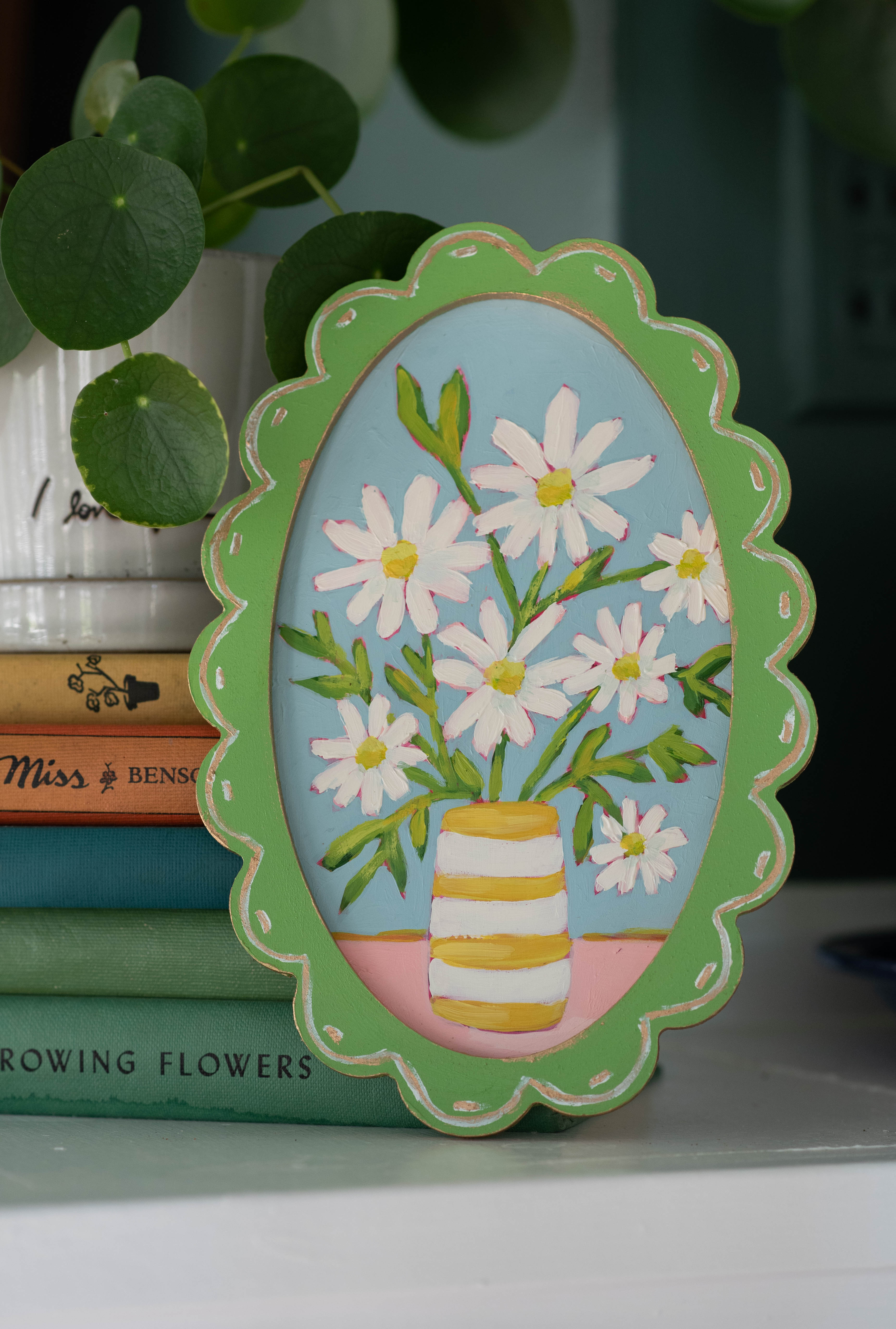 6.5x9.5 Scallop "What The Daisies Overheard"